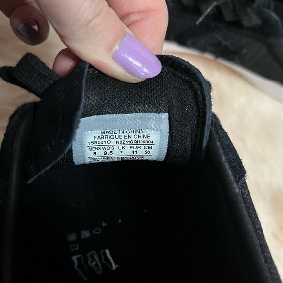 Converse Low Tops - Picture 3 of 7